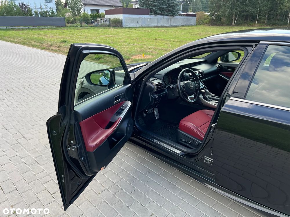 Lexus IS 200t / 300 F Sport - 14
