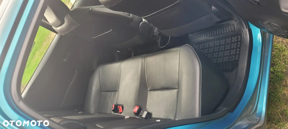Toyota Yaris 1.33 Premium - 12