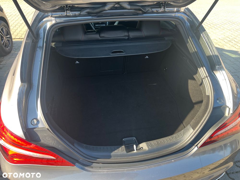 Mercedes-Benz CLA 180 Peak Edition - 16