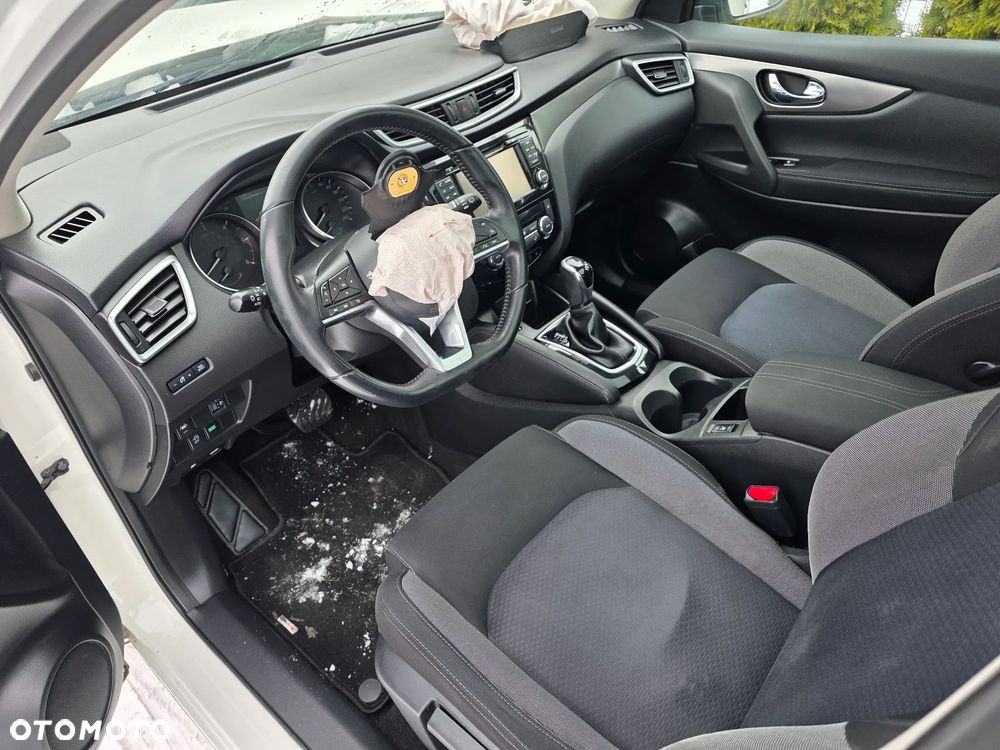 Nissan Qashqai 1.6 DCi Xtronic TEKNA - 22