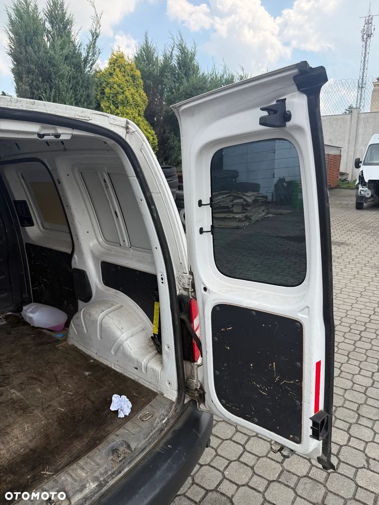 Volkswagen Caddy Comfortline BMT - 10