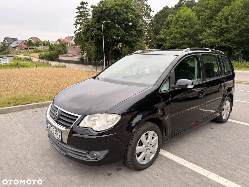 Volkswagen Touran - 1