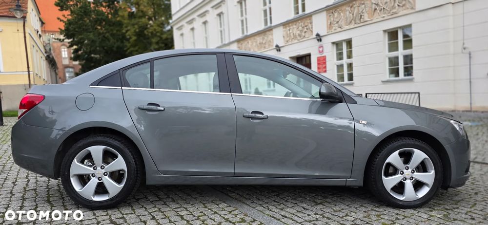 Chevrolet Cruze 1.8 LT+ - 21