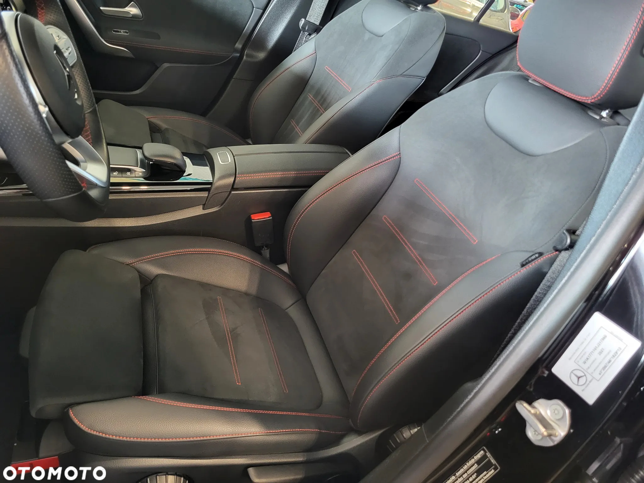 Mercedes-Benz Klasa A 180 d AMG Line 8G-DCT - 18