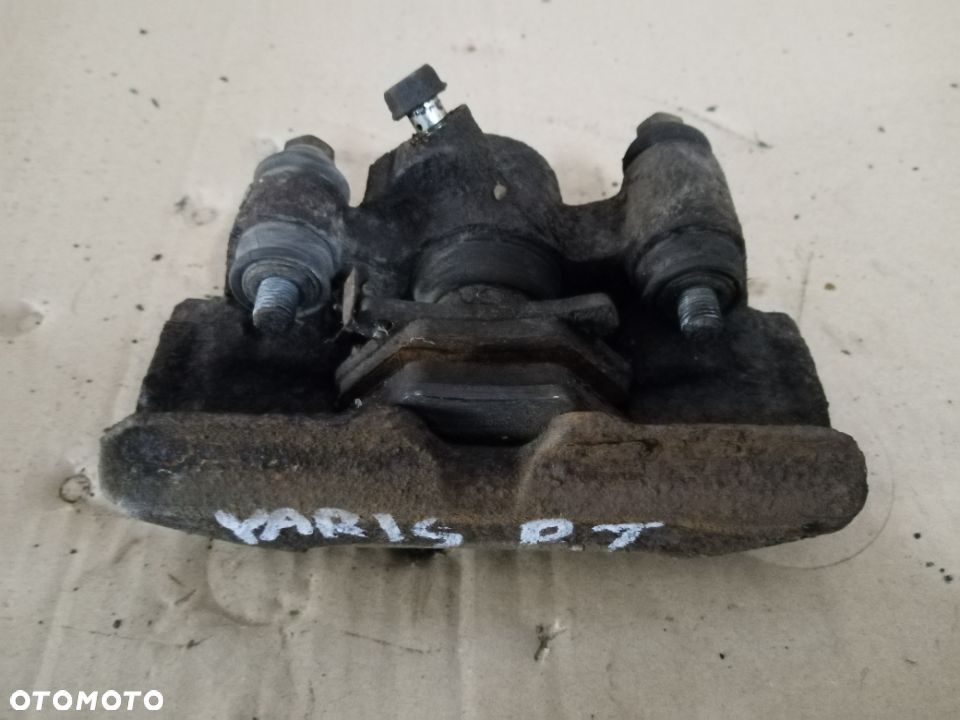 Zacisk hamulcowy prawy tył tylny Toyota Yaris I - 3