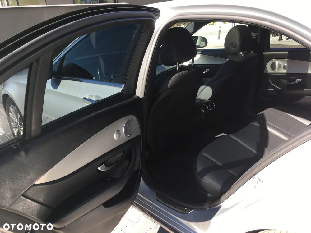 Mercedes-Benz Klasa E 220 d 9G-TRONIC Avantgarde - 19