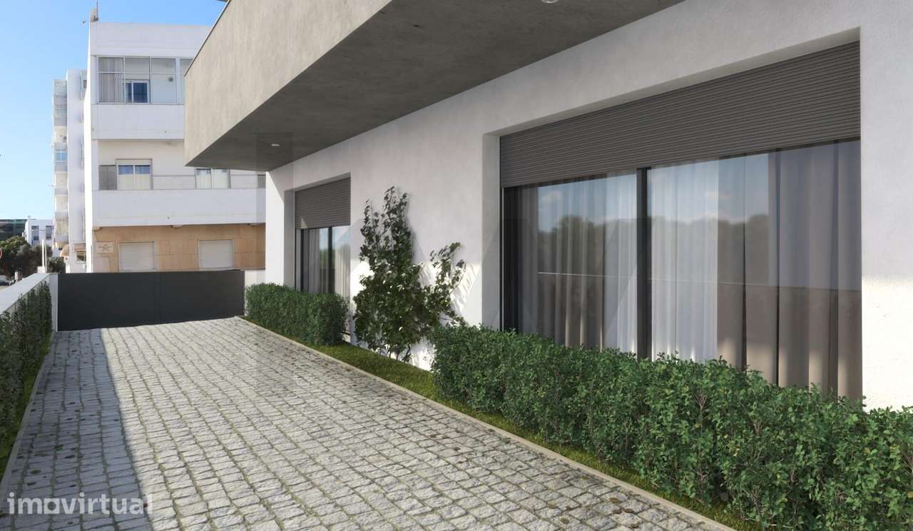 Prédio com 3 apartamentos, dois T2 e um T1 em PORTIMÃO, entregue pront - Grande imagem: 5/13