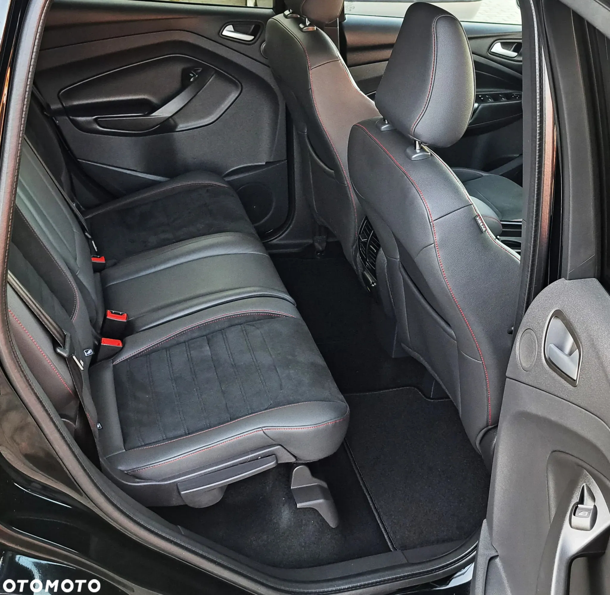 Ford Kuga 1.5 EcoBoost 2x4 ST-Line - 22