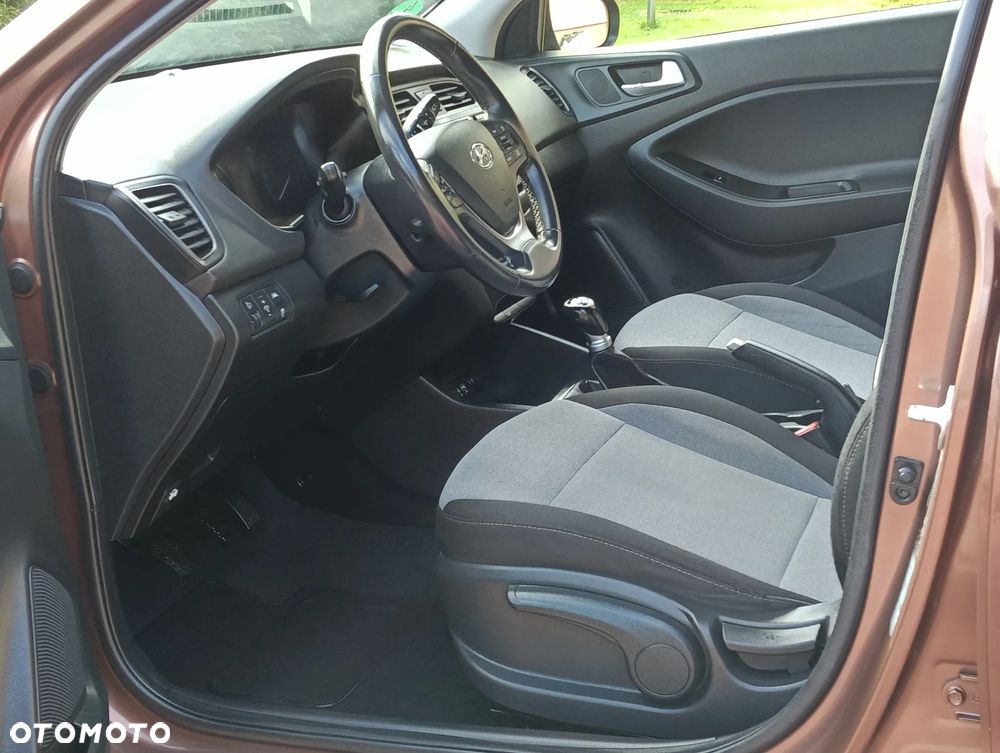 Hyundai i20 1.2 Passion - 8