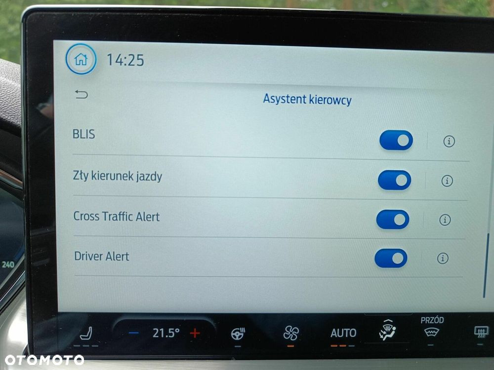 Ford Focus 1.0 EcoBoost Titanium X - 21