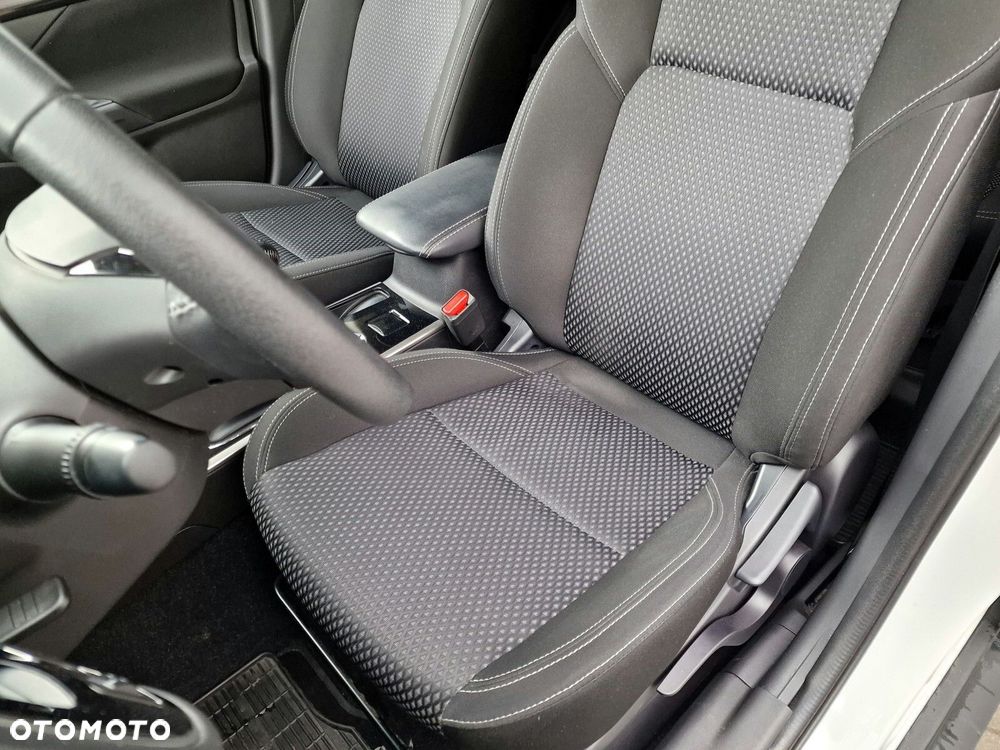 Mitsubishi Outlander 2.0 Invite + 2WD - 17