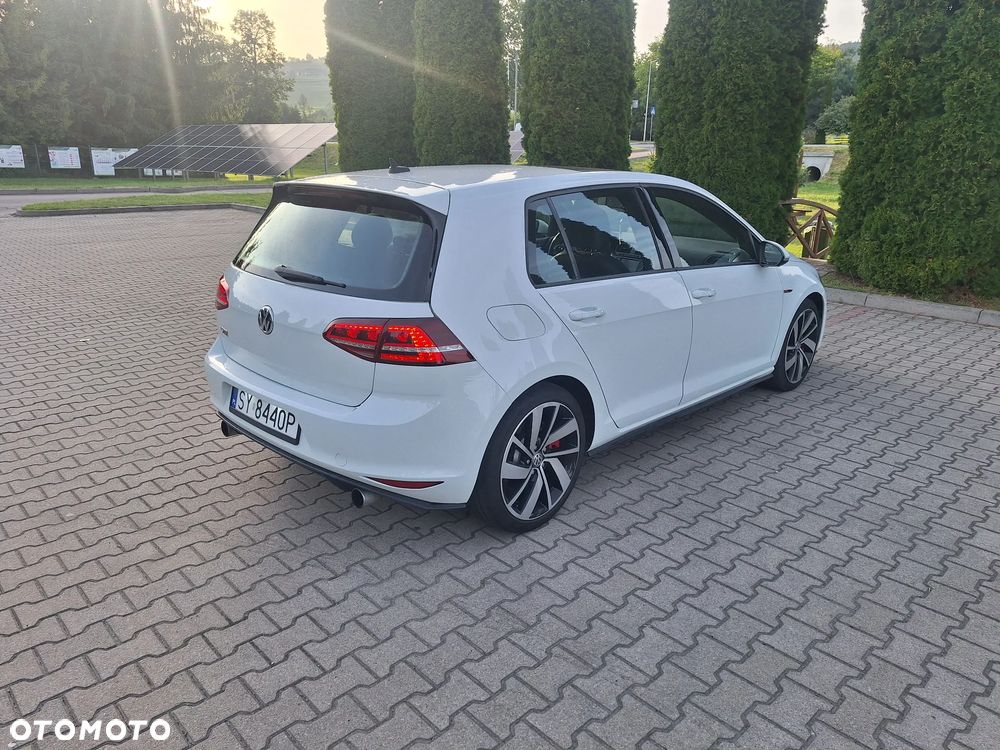 Volkswagen Golf - 12