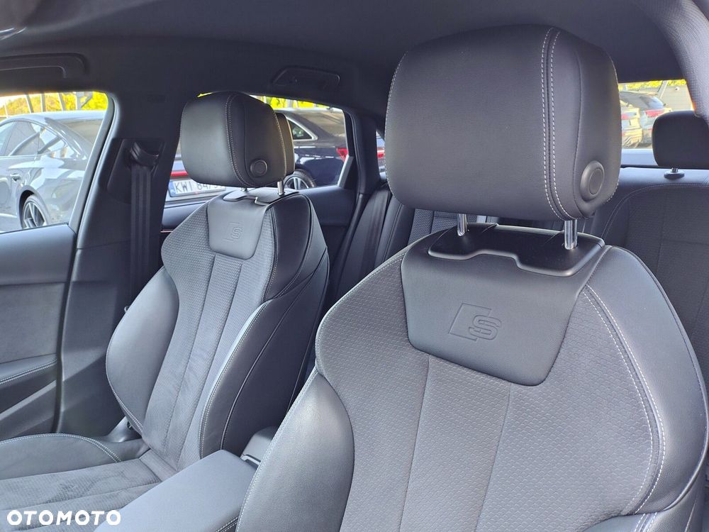 Audi A4 Limousine - 16