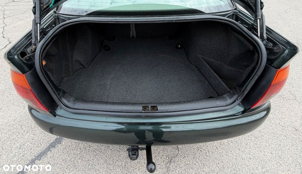 Audi A4 Limousine - 13