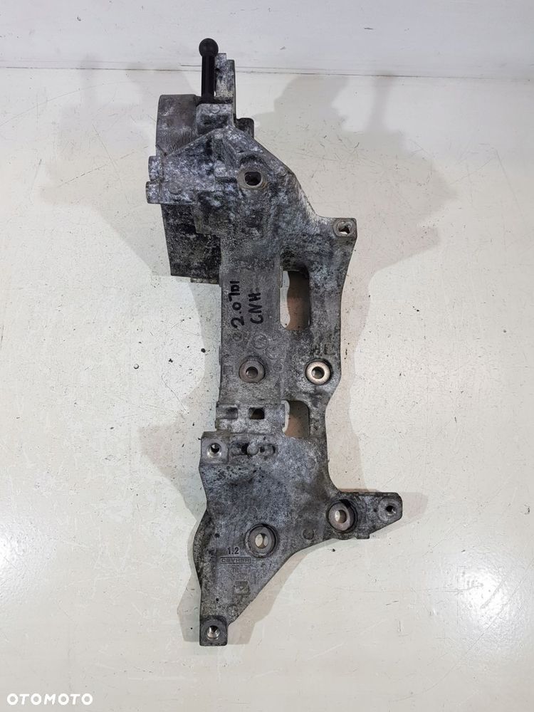 łapa wspornik alternatora 04l903143d vw audi skoda a6 a4 2.0 tdi - 1
