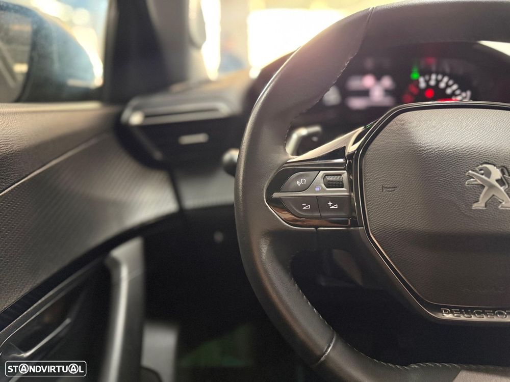 Peugeot 2008 1.2 PureTech Allure Pack EAT8 - 16
