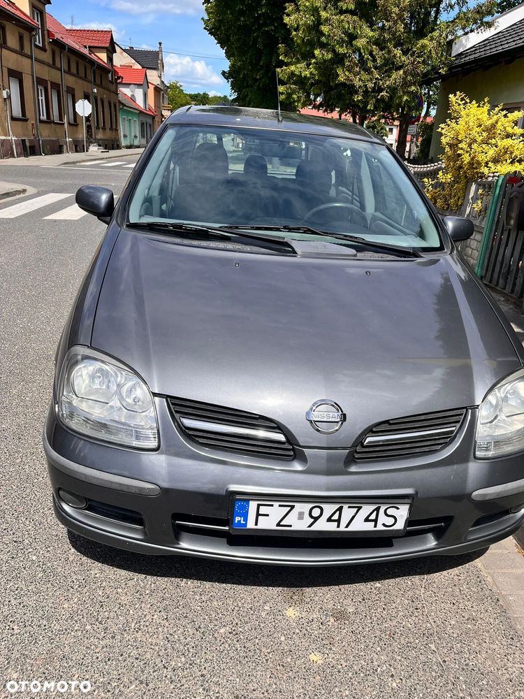 Nissan Almera Tino - 1