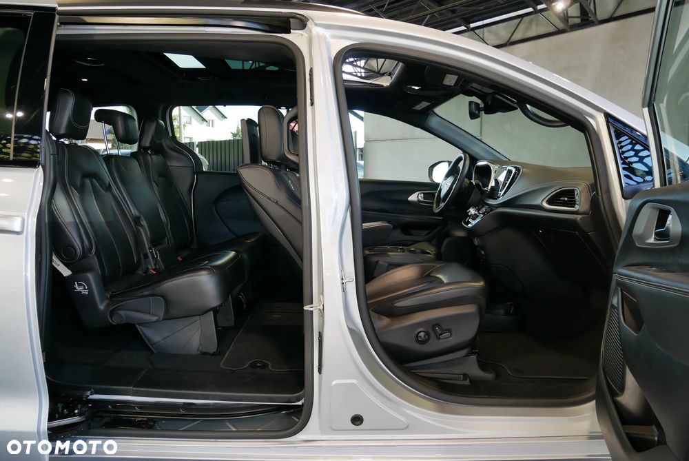Chrysler Pacifica - 9