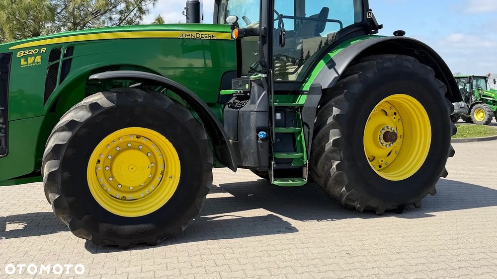 John Deere 8320R - 9