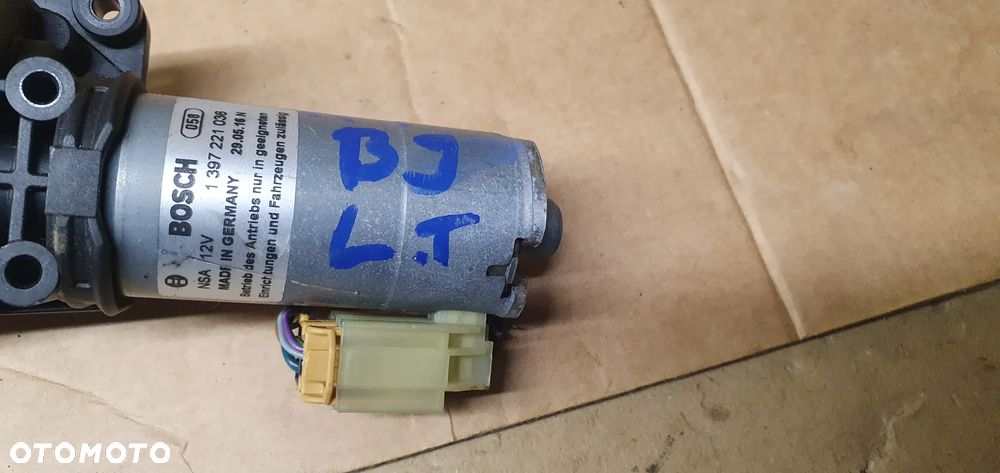 Zawias siłownik silnik klapy bagażnika lewy tył Audi A4 B9 Kombi 8W9827299A 8W9827851A - 10