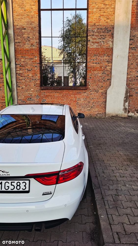 Jaguar XF 2.0 T Prestige - 13