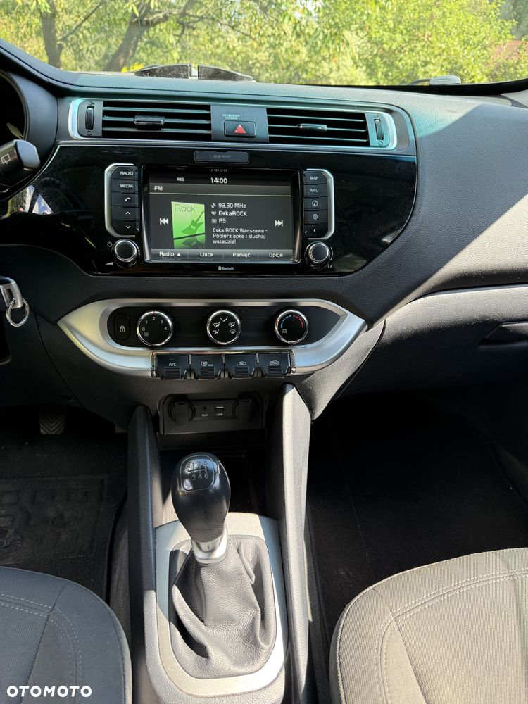 Kia Rio 1.4 M - 9