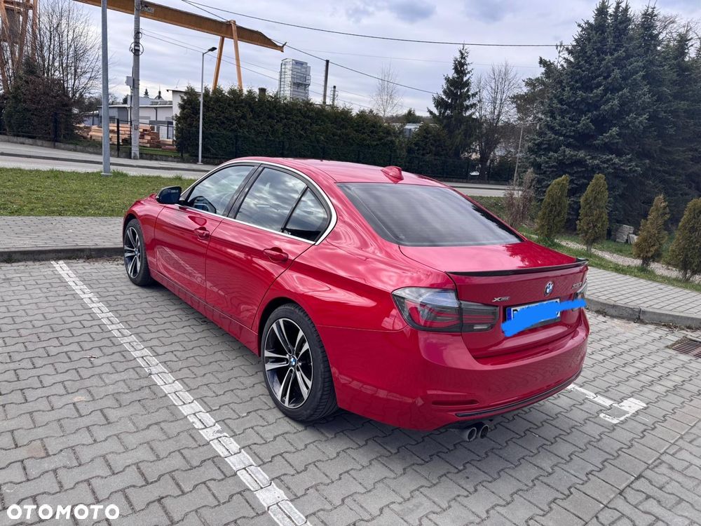 BMW Seria 3 330i xDrive Edition Luxury Line Purity - 13