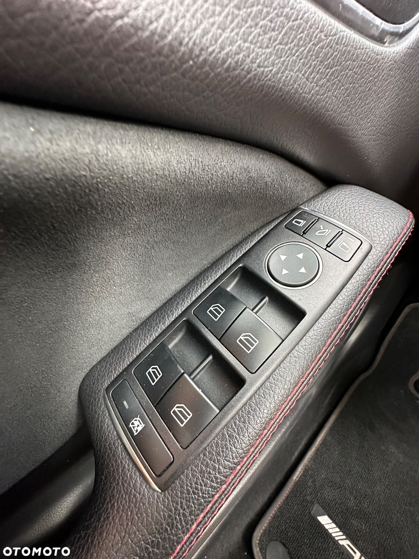 Mercedes-Benz GLA 180 7G-DCT AMG Line - 16