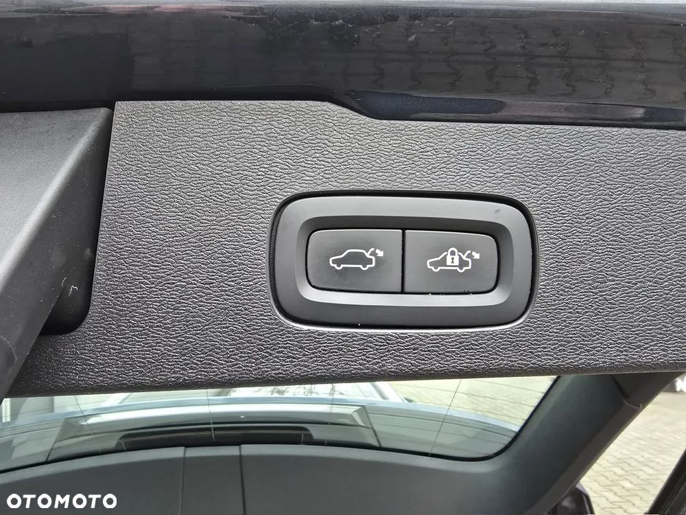 Volvo V60 T4 Geartronic R-Design - 21