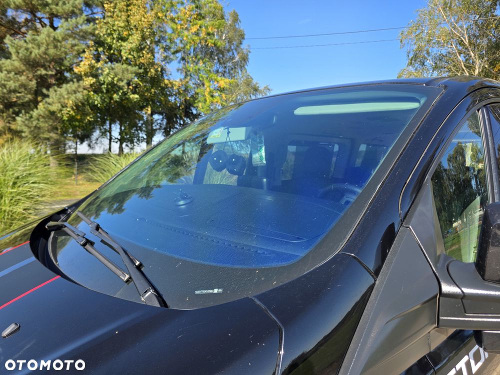 Ford Tourneo Custom - 28