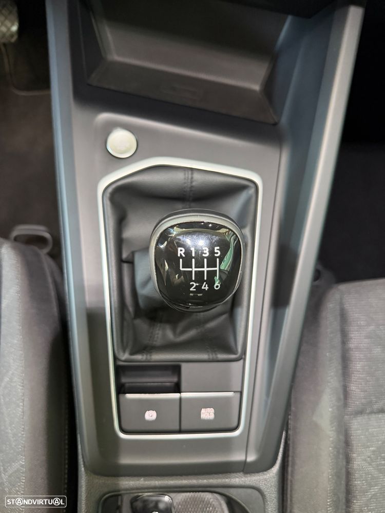 VW Golf 2.0 TDI Urban - 11