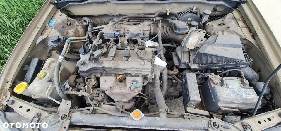 Nissan Almera 1.5 Base - 6