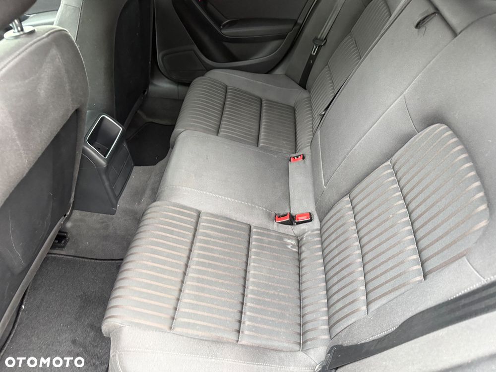 Audi A4 Limousine - 10