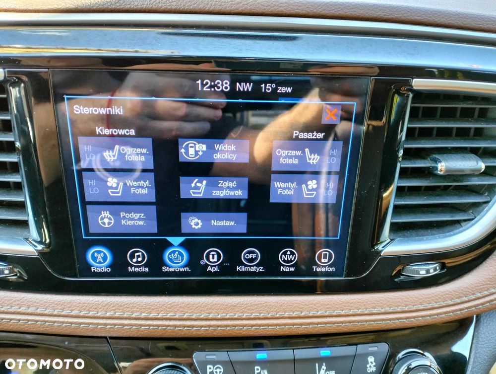 Chrysler Pacifica - 8