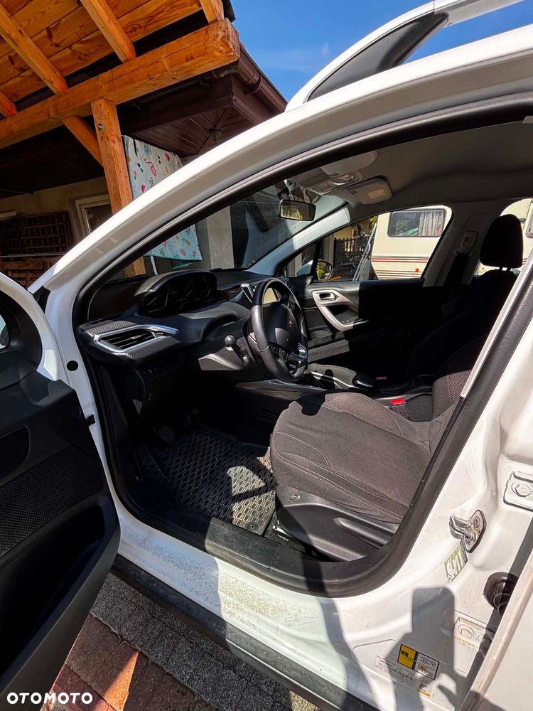 Peugeot 2008 - 5