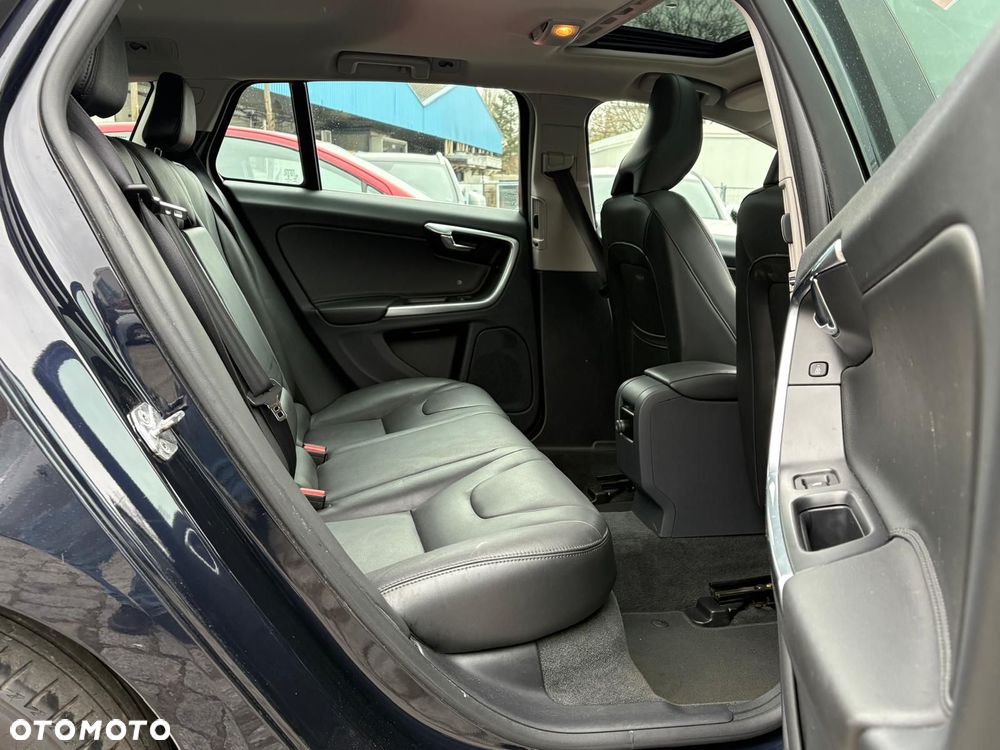 Volvo V60 D3 Summum - 26
