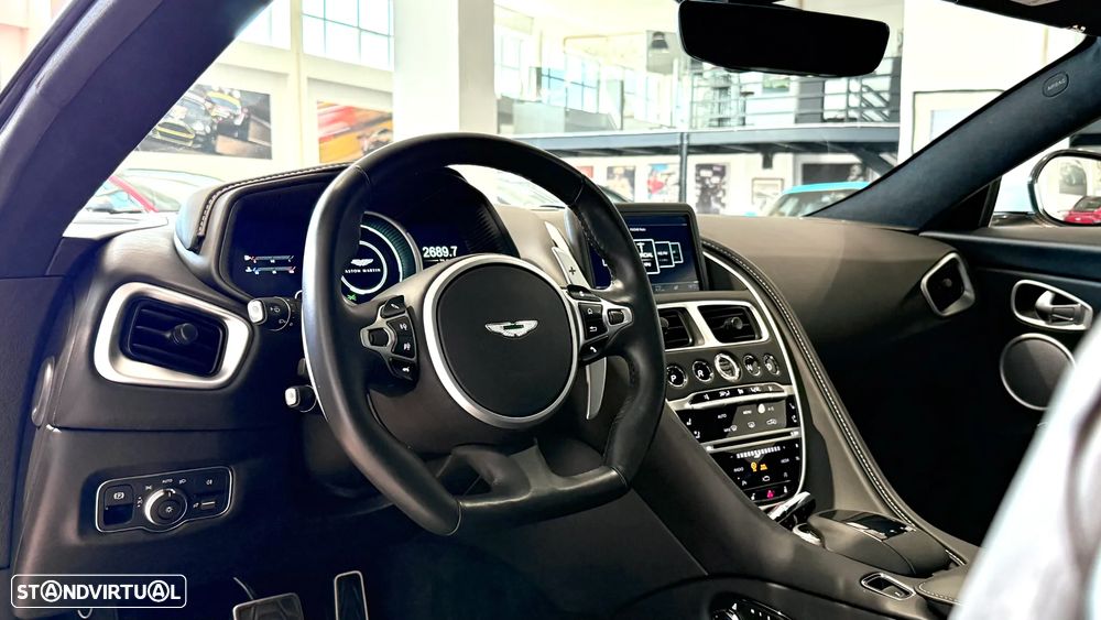 Aston Martin DB11 Coupé V8 - 18