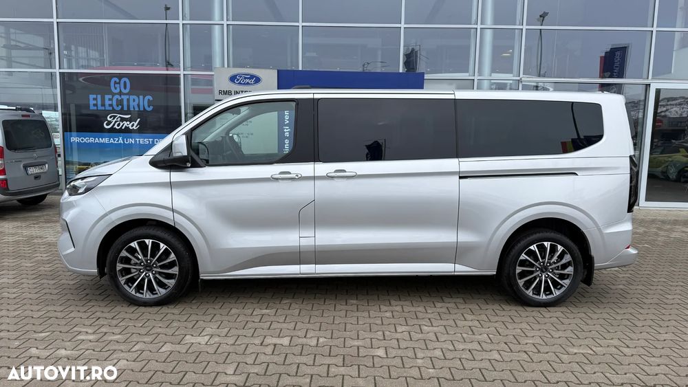 Ford Tourneo Custom - 40