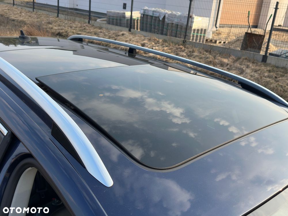 Volkswagen Passat 1.6 TDI BlueMotion Technology Comfortline - 24