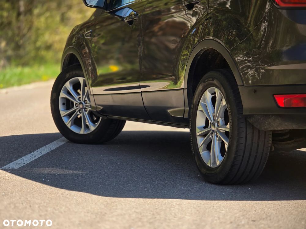 Ford Kuga 1.5 EcoBoost 2x4 Titanium - 35