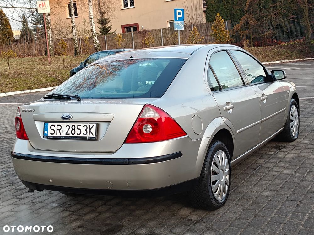 Ford Mondeo 2.0 Ambiente - 10