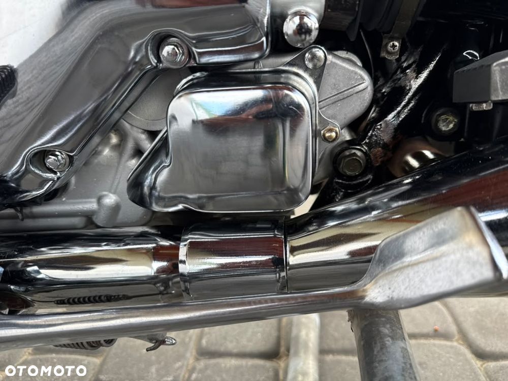 Suzuki Intruder - 35