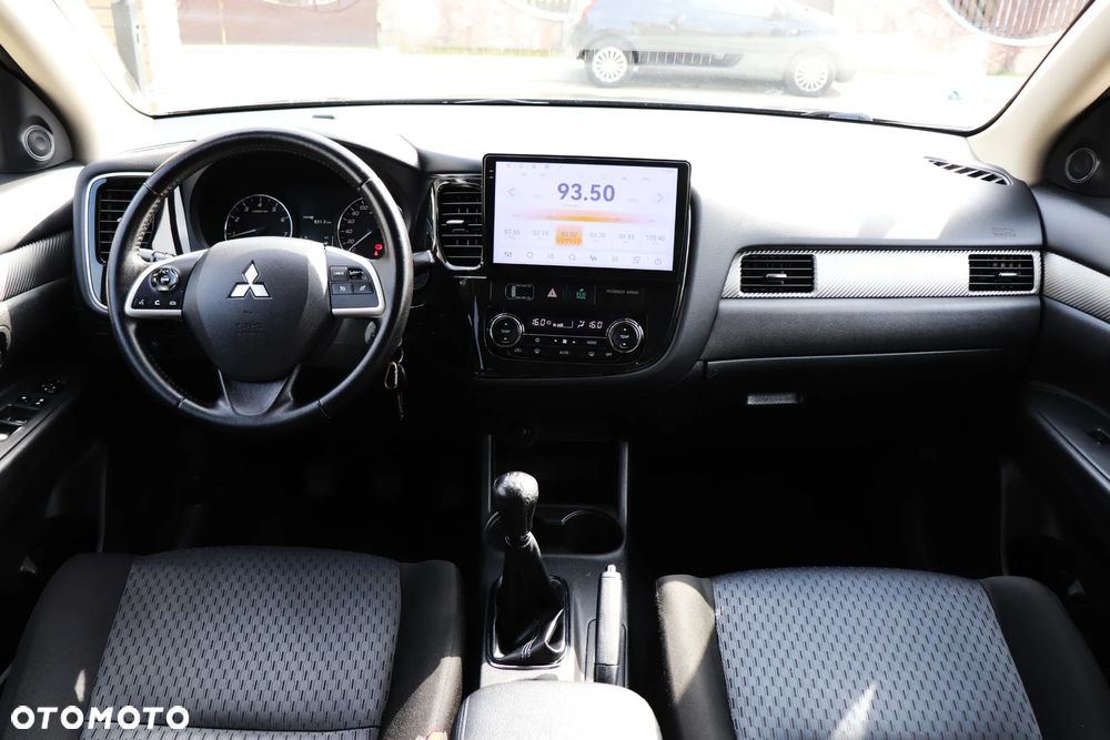 Mitsubishi Outlander 2.0 Intense 2WD - 24