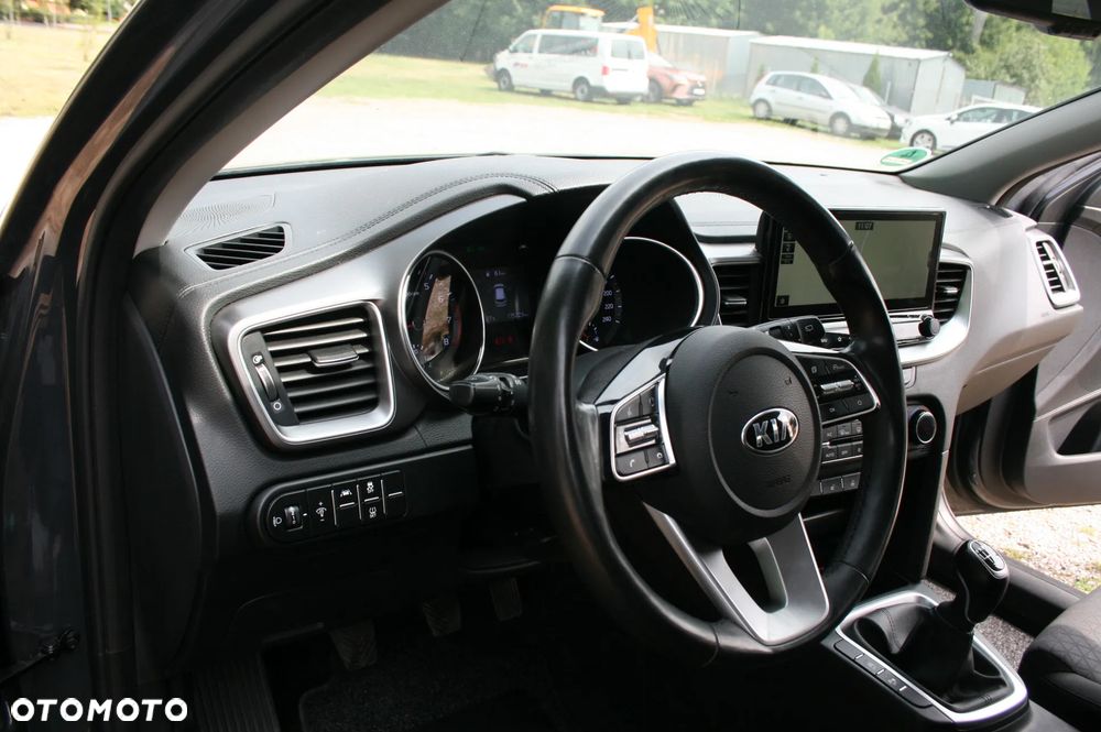 Kia Ceed 1.4 T-GDI L Business Line - 16