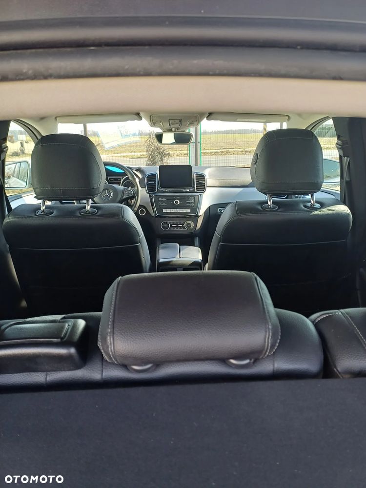 Mercedes-Benz GLE - 31