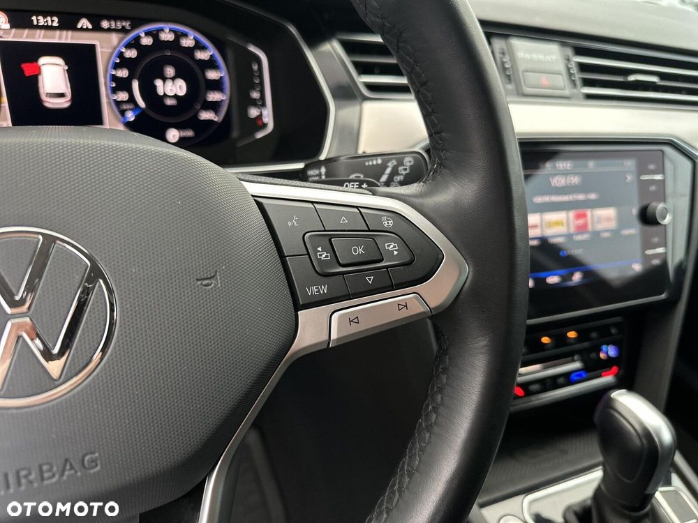 Volkswagen Passat - 27