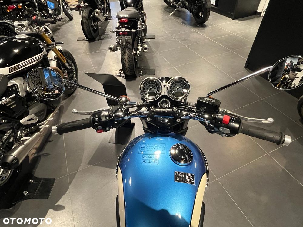 Triumph Bonneville - 9