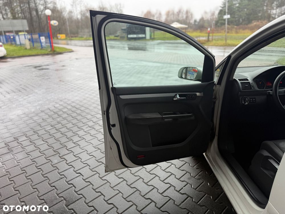 Volkswagen Touran 2.0 TDI Trendline - 12