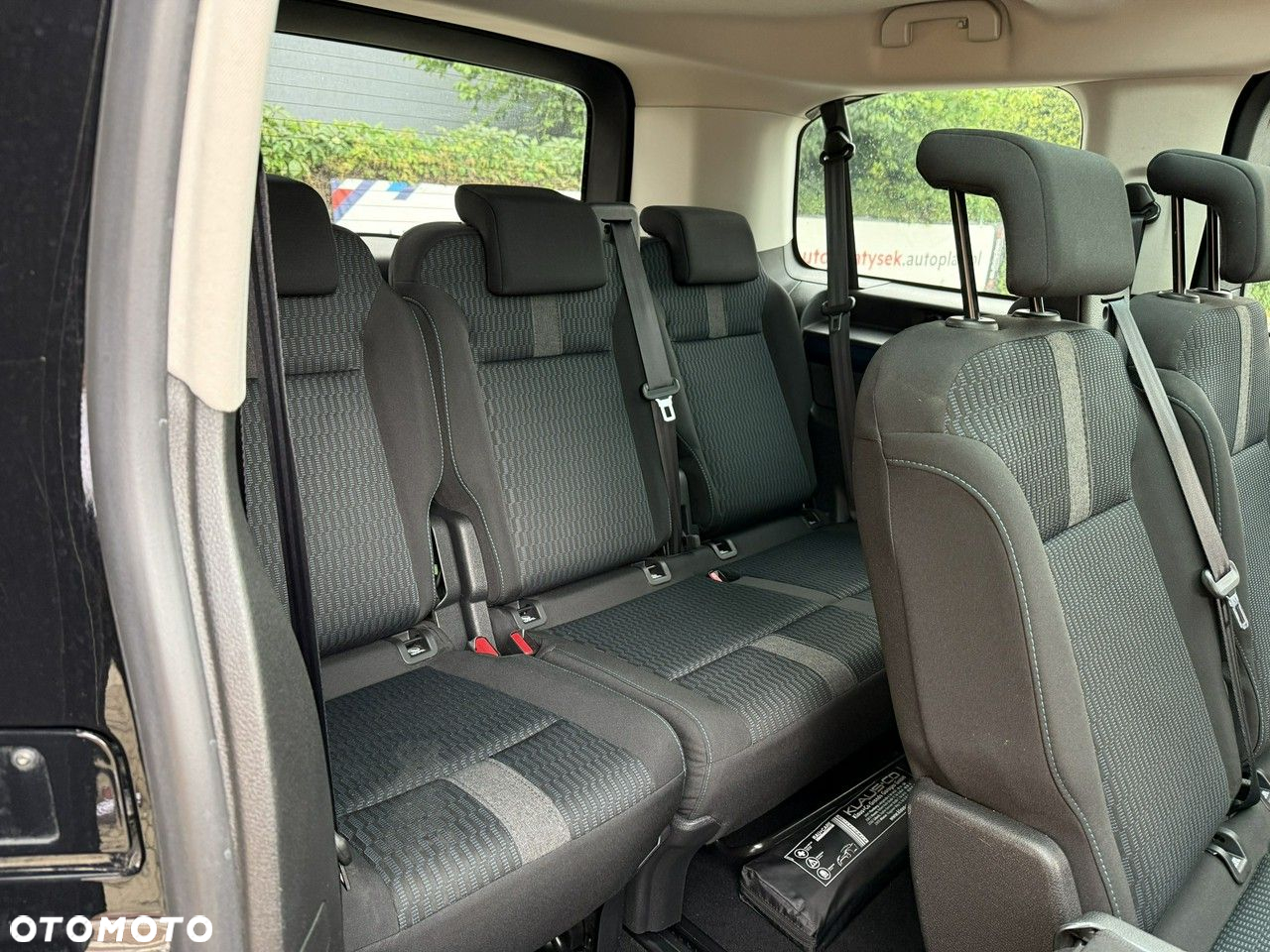 Peugeot Traveller - 30