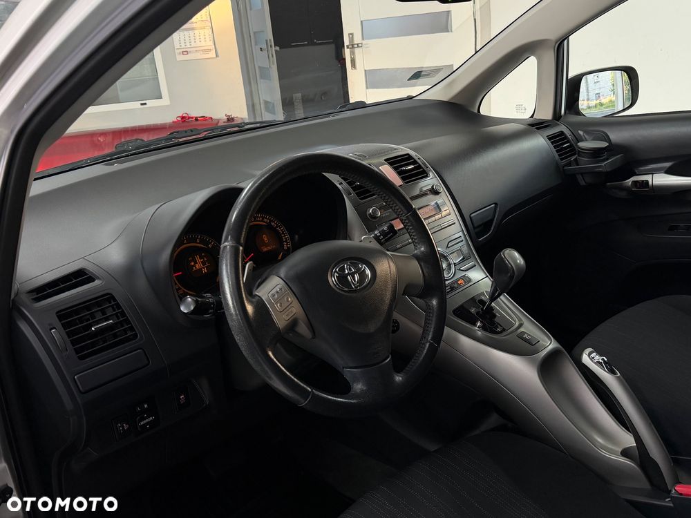 Toyota Auris 1.6 VVT-i Prestige MM - 26